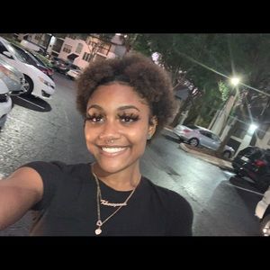 Meet your Posher, Khariyanna